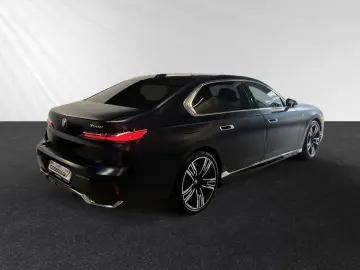 BMW 750e xDrive LR. 1.345 -  BMW Personal Pilot