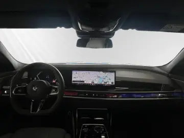 BMW 750e xDrive LR. 1.345 -  BMW Personal Pilot