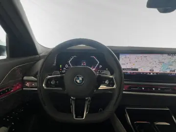 BMW 750e xDrive LR. 1.345 -  BMW Personal Pilot