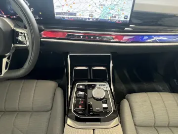 BMW 750e xDrive LR. 1.345 -  BMW Personal Pilot