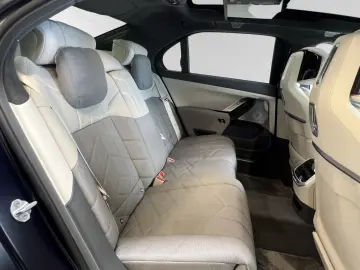 BMW 750e xDrive LR. 1.345 -  BMW Personal Pilot