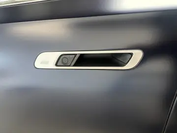 BMW 750e xDrive LR. 1.345 -  BMW Personal Pilot