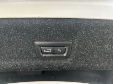 BMW 330e M Sport AHK Glasdach Head-Up
