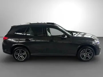 MERCEDES-BENZ GLC 400 e 4M AMG Night Pano AHK Digital Light