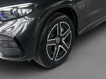 MERCEDES-BENZ GLC 400 e 4M AMG Night Pano AHK Digital Light