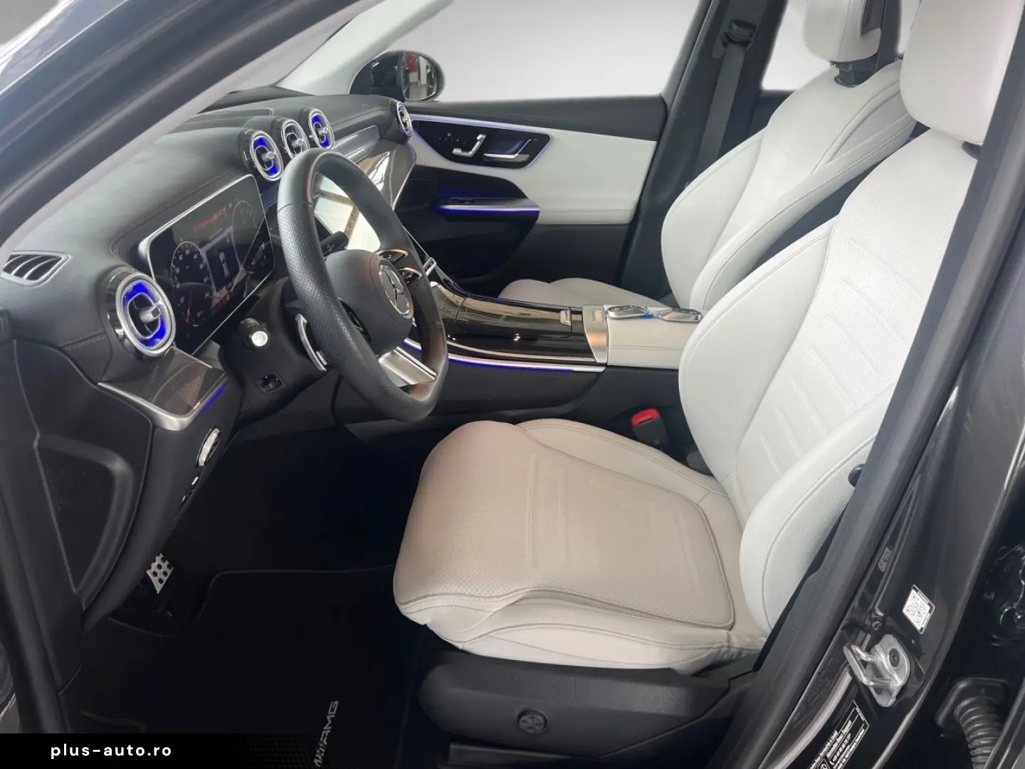 MERCEDES-BENZ GLC 400 e 4M AMG Night Pano AHK Digital Light