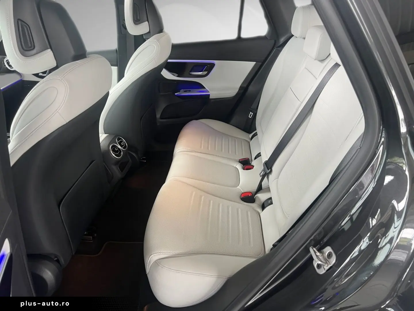MERCEDES-BENZ GLC 400 e 4M AMG Night Pano AHK Digital Light