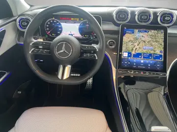 MERCEDES-BENZ GLC 400 e 4M AMG Night Pano AHK Digital Light