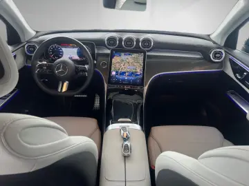 MERCEDES-BENZ GLC 400 e 4M AMG Night Pano AHK Digital Light