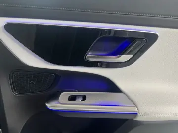 MERCEDES-BENZ GLC 400 e 4M AMG Night Pano AHK Digital Light