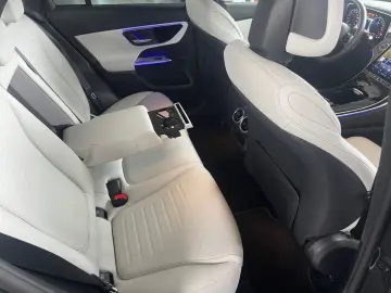 MERCEDES-BENZ GLC 400 e 4M AMG Night Pano AHK Digital Light