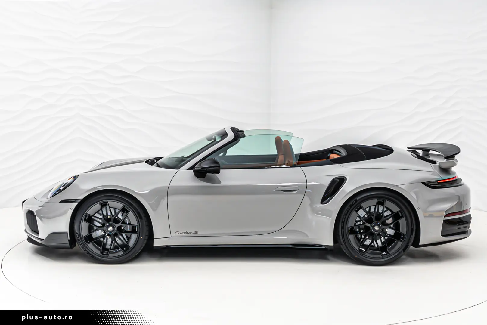 Porsche 992 911 Turbo S Cabriolet Lift Carbon Burmester