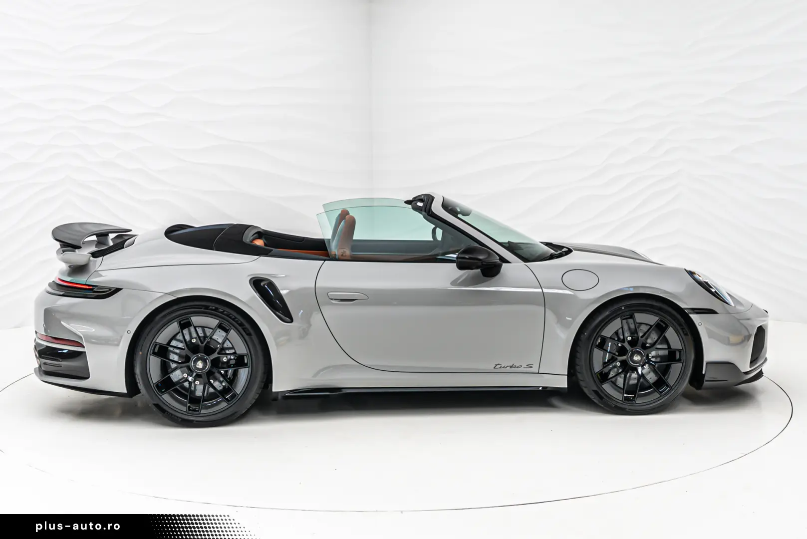 Porsche 992 911 Turbo S Cabriolet Lift Carbon Burmester