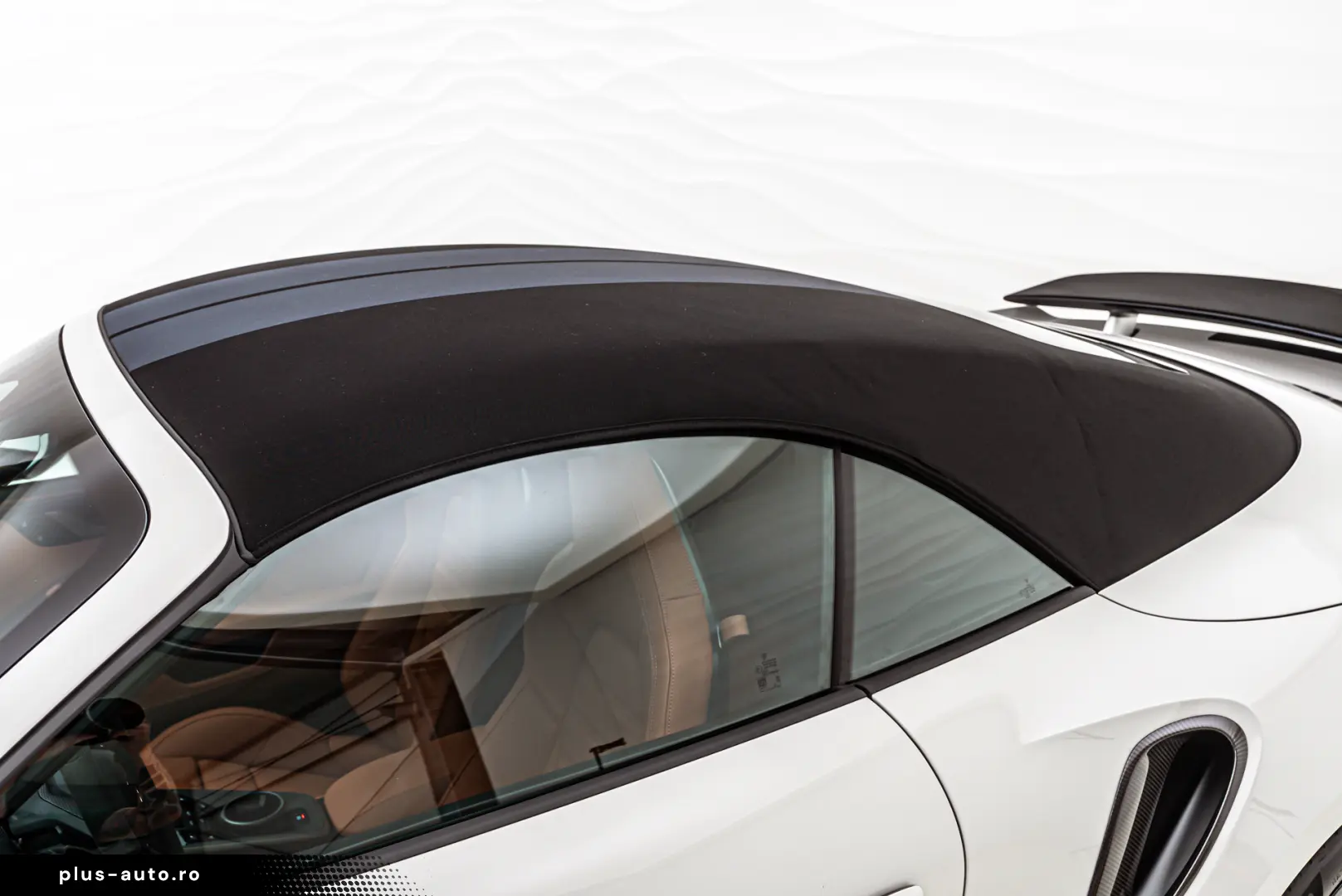 Porsche 992 911 Turbo S Cabriolet Lift Carbon Burmester