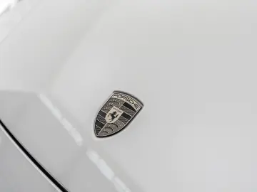 Porsche 992 911 Turbo S Cabriolet Lift Carbon Burmester
