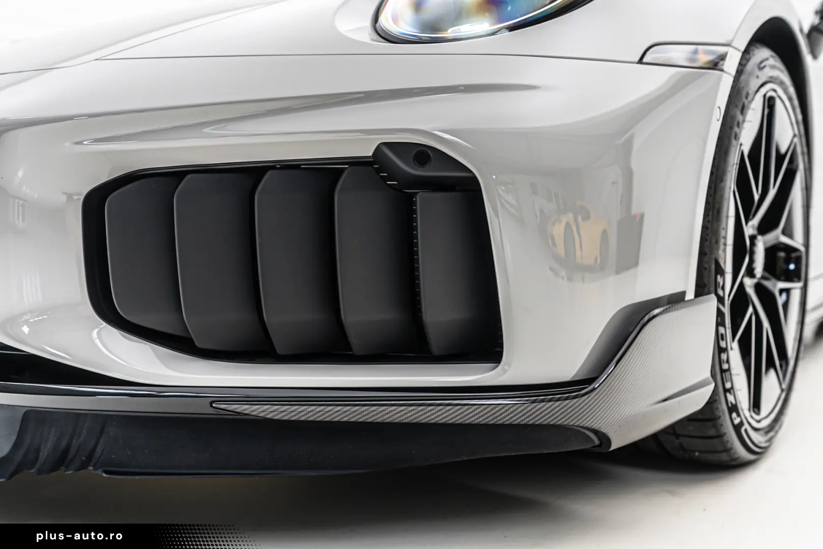 Porsche 992 911 Turbo S Cabriolet Lift Carbon Burmester