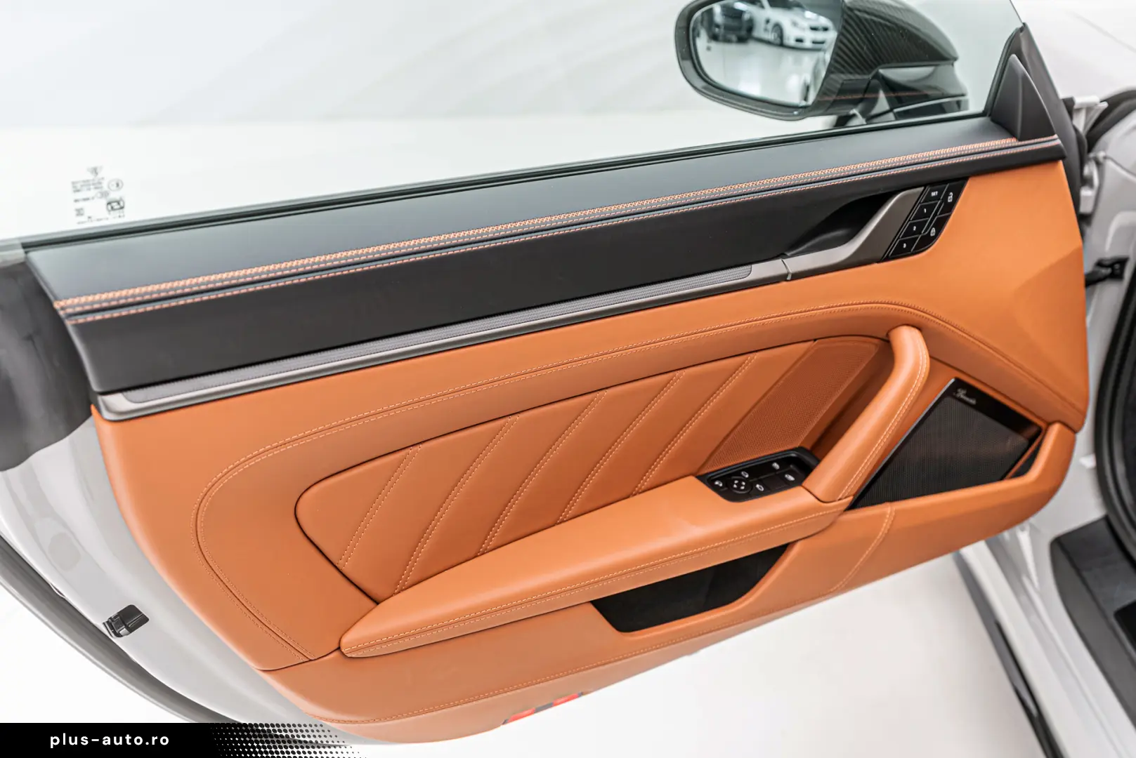 Porsche 992 911 Turbo S Cabriolet Lift Carbon Burmester
