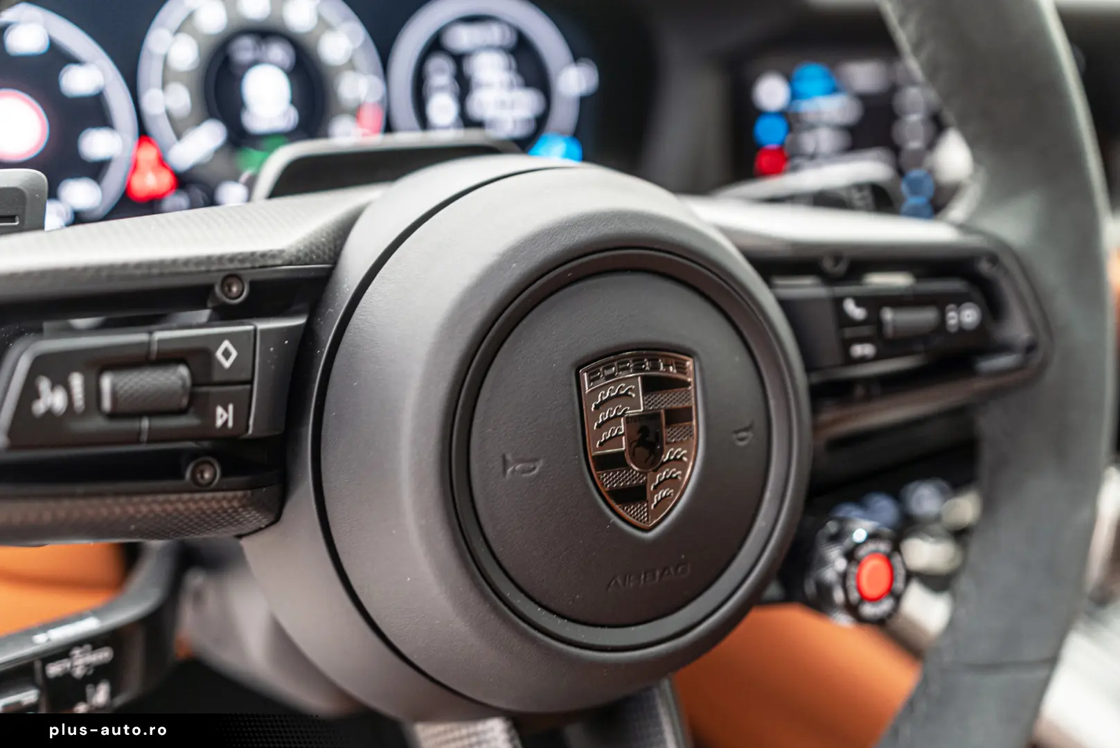Porsche 992 911 Turbo S Cabriolet Lift Carbon Burmester