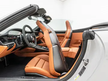 Porsche 992 911 Turbo S Cabriolet Lift Carbon Burmester