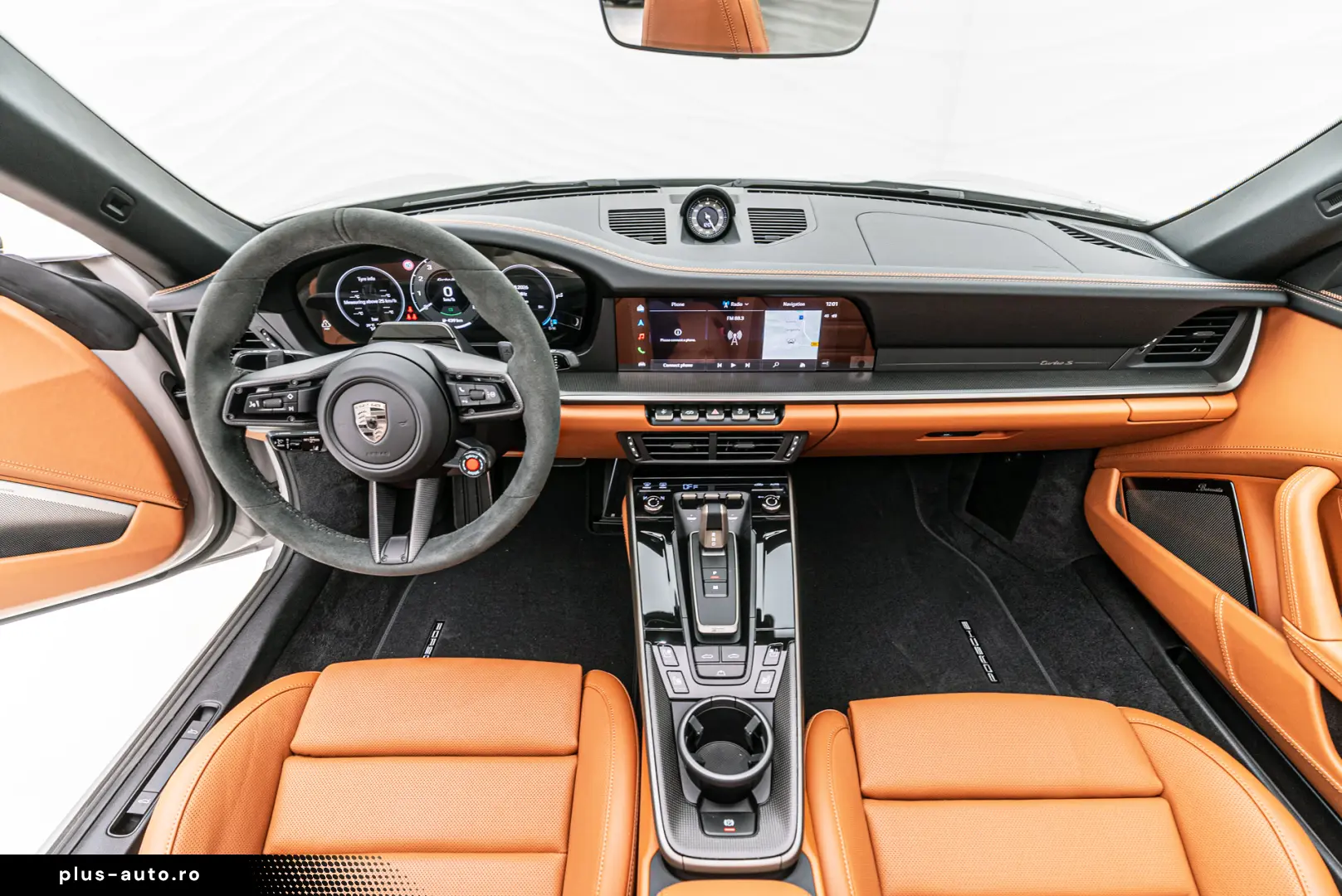 Porsche 992 911 Turbo S Cabriolet Lift Carbon Burmester