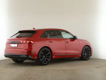 AUDI Q8 60 TFSIe quattro HYBRID Pano AHK LUFT B&O Mem