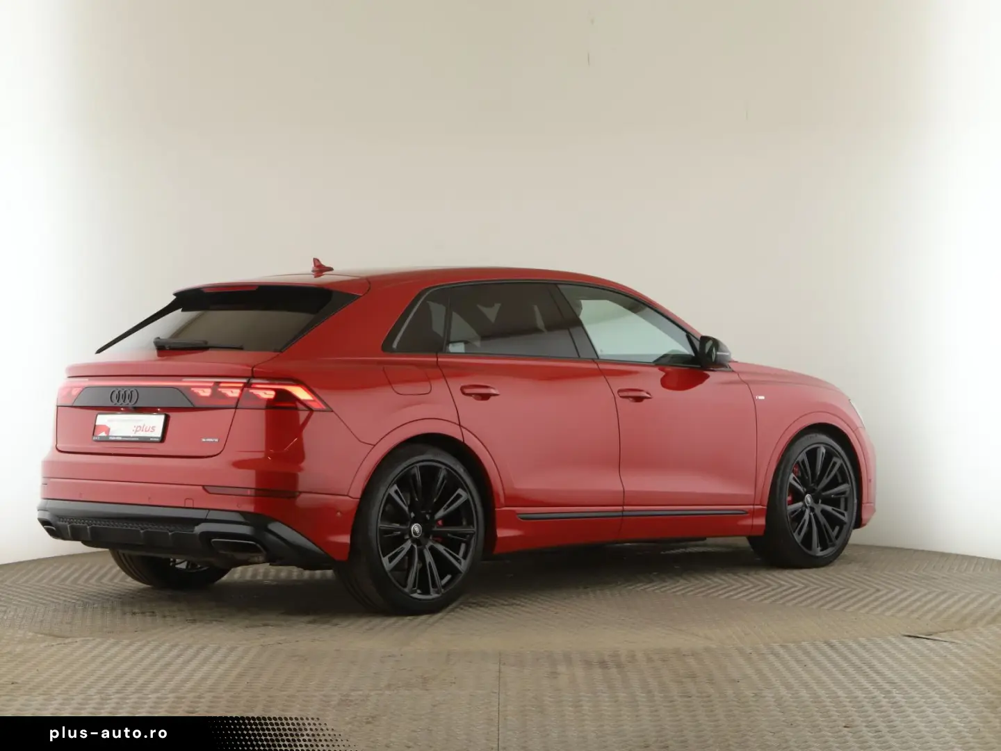 AUDI Q8 60 TFSIe quattro HYBRID Pano AHK LUFT B&O Mem