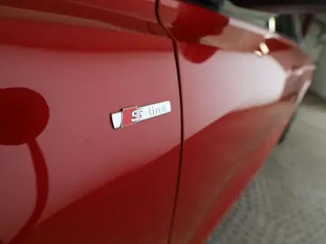 AUDI Q8 60 TFSIe quattro HYBRID Pano AHK LUFT B&O Mem