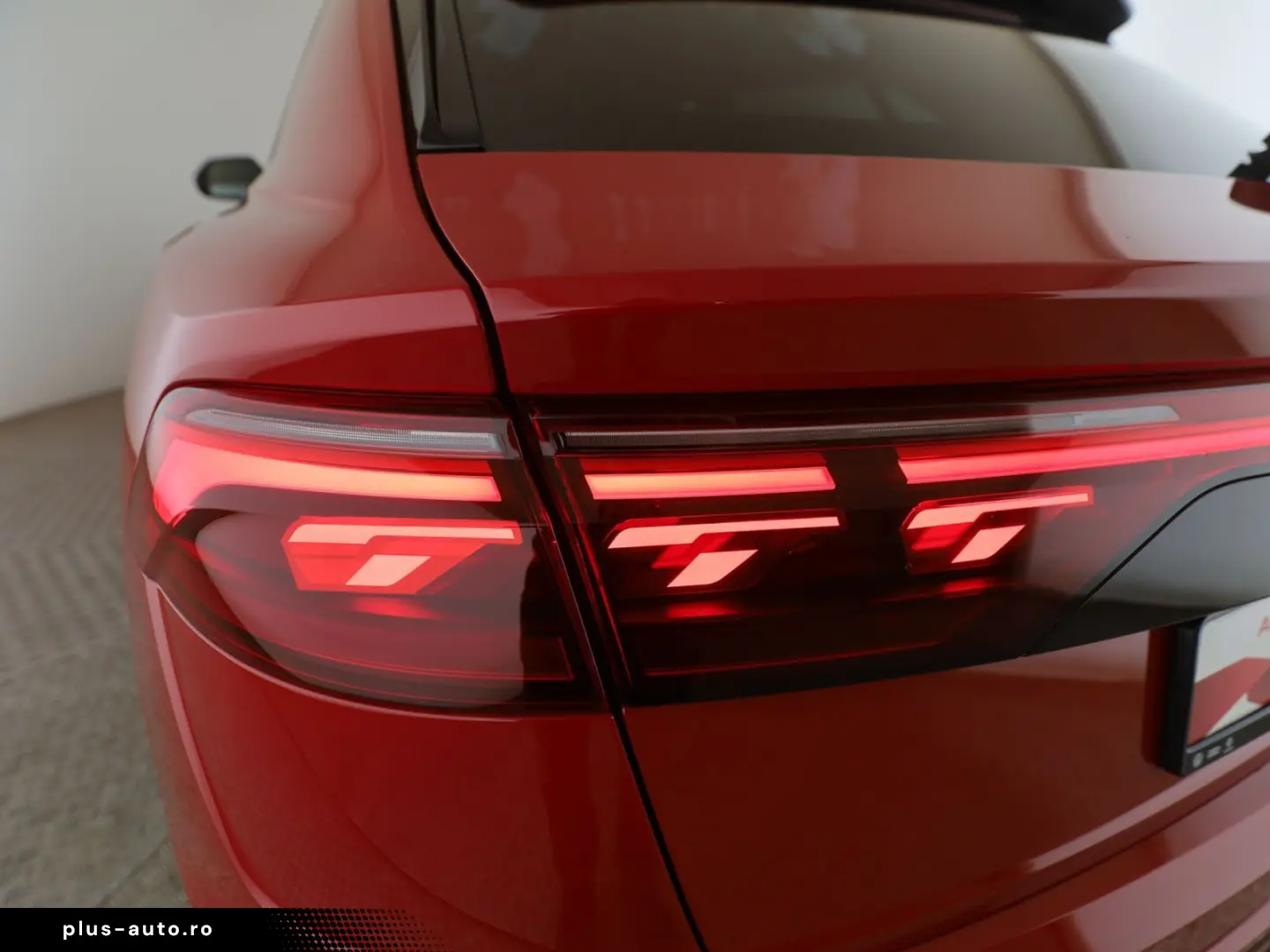 AUDI Q8 60 TFSIe quattro HYBRID Pano AHK LUFT B&O Mem