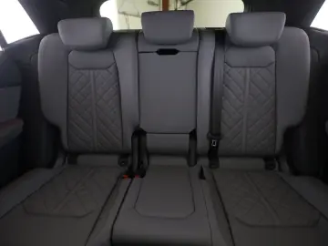 AUDI Q8 60 TFSIe quattro HYBRID Pano AHK LUFT B&O Mem