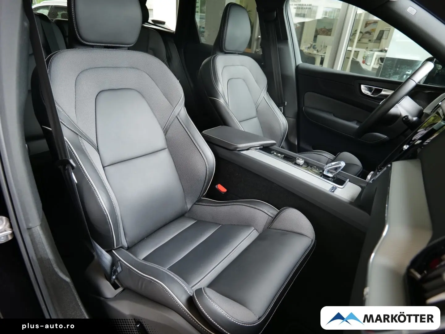 VOLVO XC60 T8 Recharge AWD Plus Black Edition STHZ