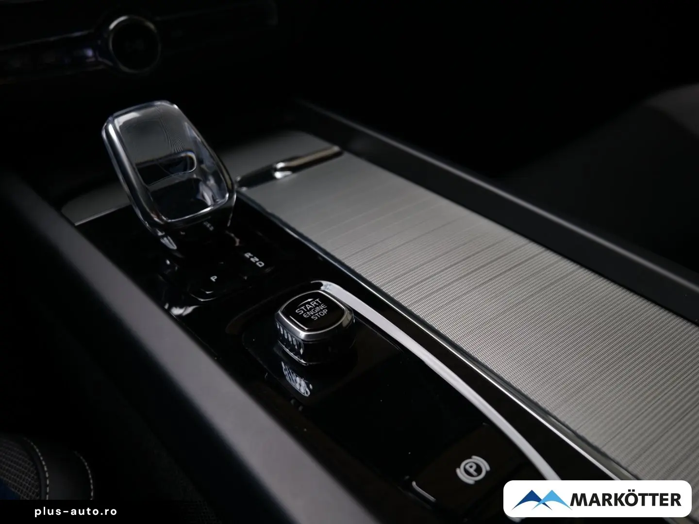 VOLVO XC60 T8 Recharge AWD Plus Black Edition STHZ