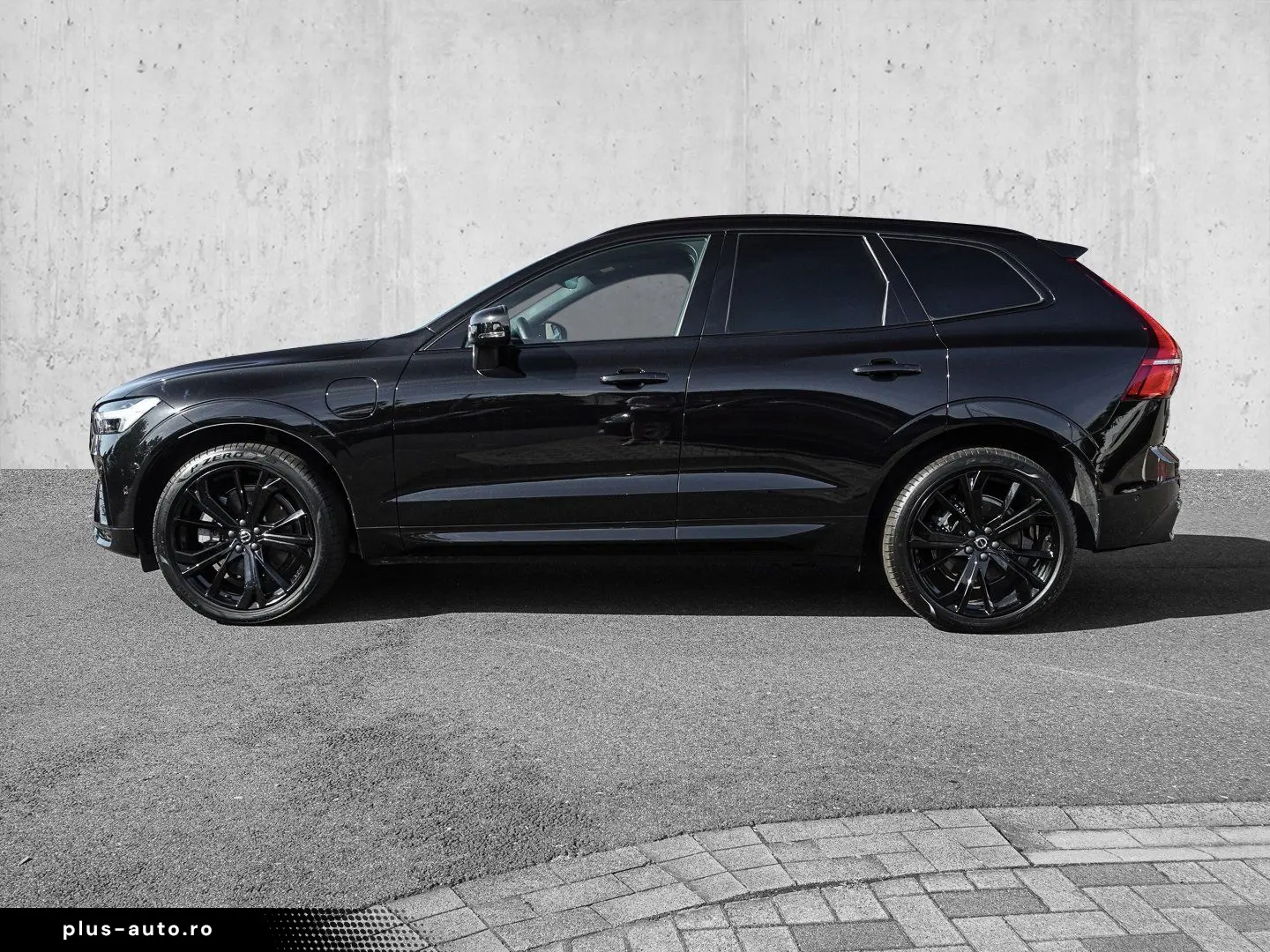 VOLVO XC60 T6 AWD Black Edition Plus Plug-in Hybrid HU