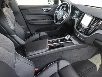 VOLVO XC60 T6 AWD Black Edition Plus Plug-in Hybrid HU