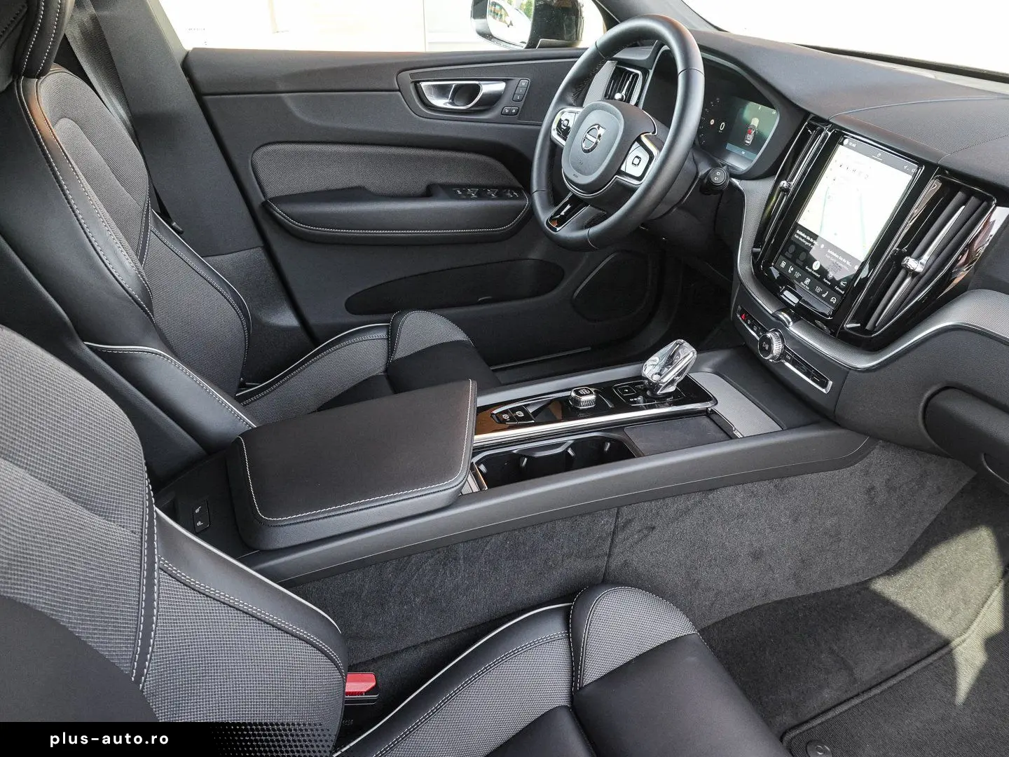 VOLVO XC60 T6 AWD Black Edition Plus Plug-in Hybrid HU