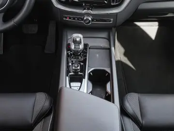 VOLVO XC60 T6 AWD Black Edition Plus Plug-in Hybrid HU