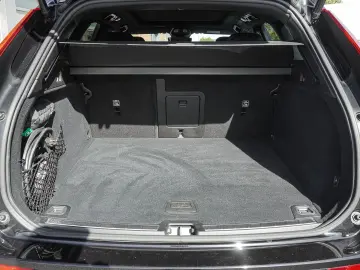 VOLVO XC60 T6 AWD Black Edition Plus Plug-in Hybrid HU