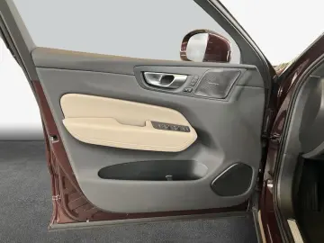 VOLVO XC60 T6 AWD Plug-in Hybrid Plus-Bright Neues-Mod