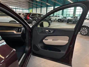 VOLVO XC60 T6 AWD Plug-in Hybrid Plus-Bright Neues-Mod