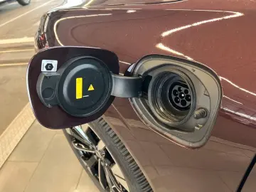 VOLVO XC60 T6 AWD Plug-in Hybrid Plus-Bright Neues-Mod