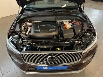VOLVO XC60 T6 AWD Plug-in Hybrid Plus-Bright Neues-Mod