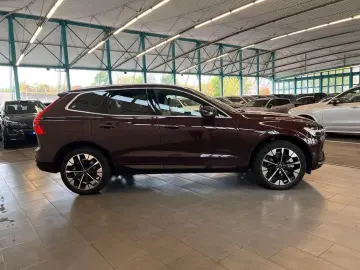 VOLVO XC60 T6 AWD Plug-in Hybrid Plus-Bright Neues-Mod