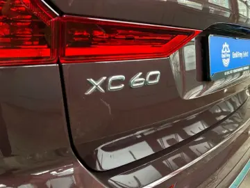 VOLVO XC60 T6 AWD Plug-in Hybrid Plus-Bright Neues-Mod