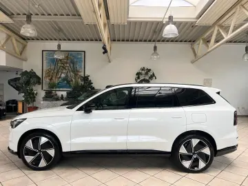 VOLVO EX90 Twin Perf AWD Ultra 7-Si 111kWh 360 B&W AHK