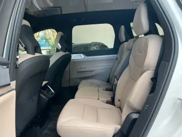 VOLVO EX90 Twin Perf AWD Ultra 7-Si 111kWh 360 B&W AHK