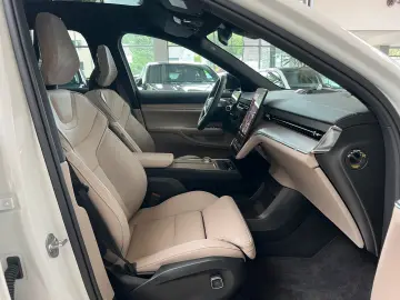 VOLVO EX90 Twin Perf AWD Ultra 7-Si 111kWh 360 B&W AHK