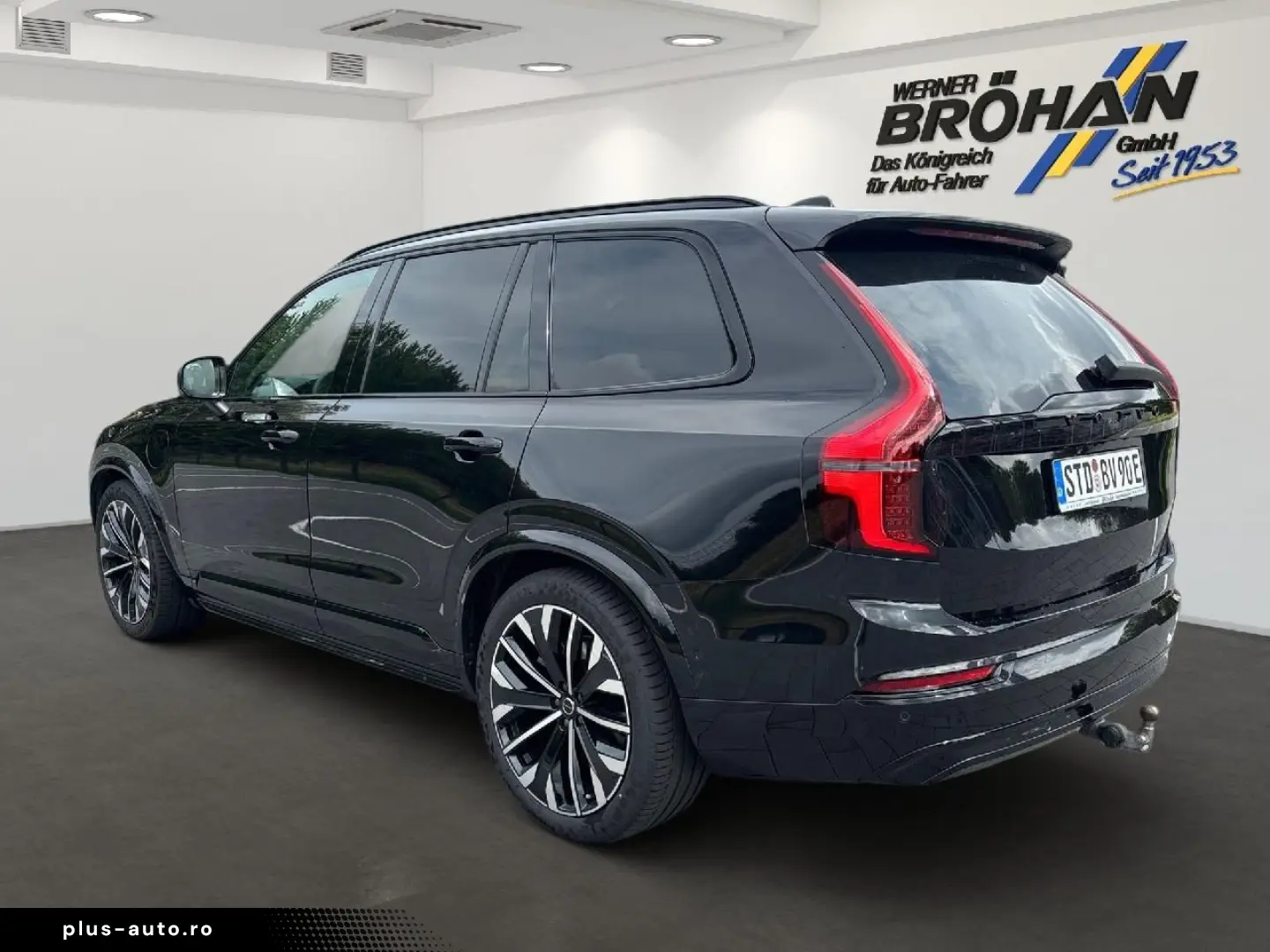 VOLVO XC90 T8 AWD Ultra Dark Plug-In Hybrid