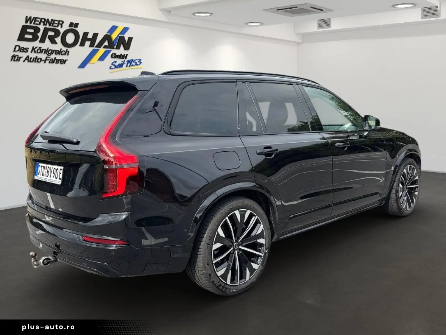 VOLVO XC90 T8 AWD Ultra Dark Plug-In Hybrid