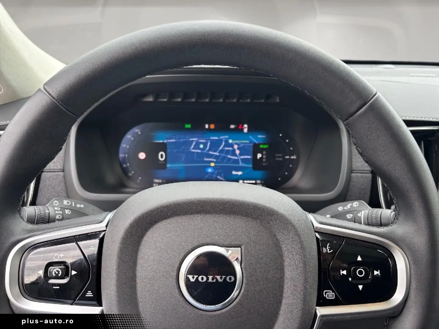 VOLVO XC90 T8 AWD Ultra Dark Plug-In Hybrid