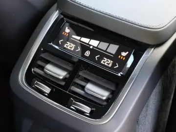 VOLVO XC90 T8 AWD Plug-In Hybrid Ultra Dark #360 Googl
