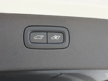 VOLVO XC90 T8 AWD Plug-In Hybrid Ultra Dark #360 Googl